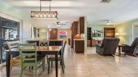 4903 SW 90th Terrace Cooper City FL 33328