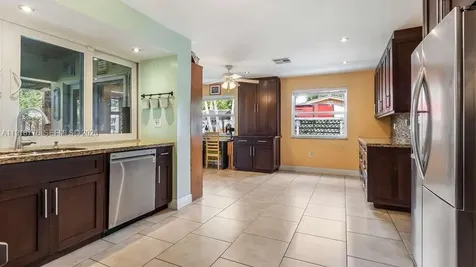 4903 SW 90th Terrace Cooper City FL 33328