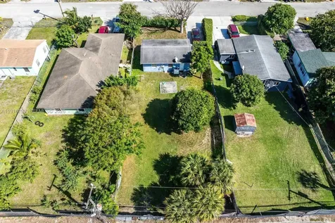 218 SW 11th Avenue Delray Beach FL 33444