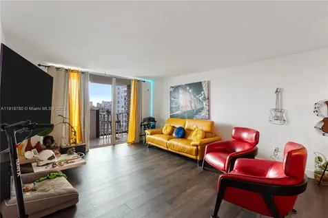 2780 NE 183rd Street Aventura FL 33160