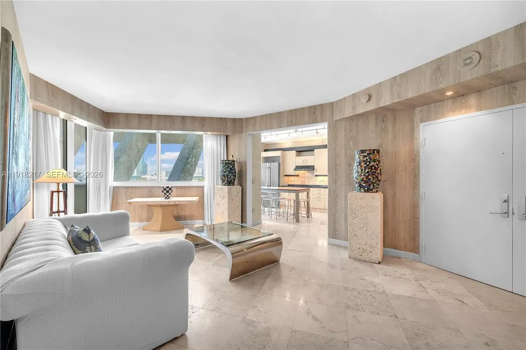 300 S Pointe Drive Miami Beach FL 33139