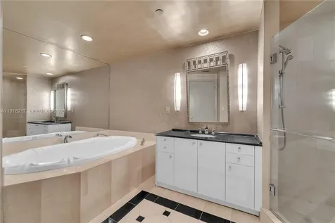 300 S Pointe Drive Miami Beach FL 33139