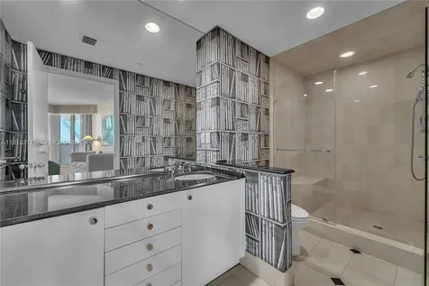 300 S Pointe Drive Miami Beach FL 33139