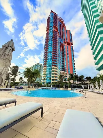 300 S Pointe Drive Miami Beach FL 33139