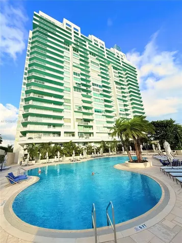 300 S Pointe Drive Miami Beach FL 33139