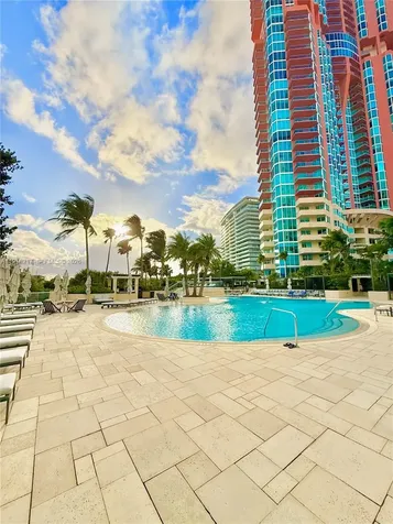 300 S Pointe Drive Miami Beach FL 33139