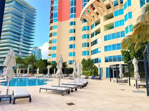 300 S Pointe Drive Miami Beach FL 33139