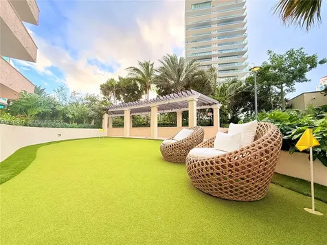 300 S Pointe Drive Miami Beach FL 33139