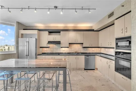 300 S Pointe Drive Miami Beach FL 33139