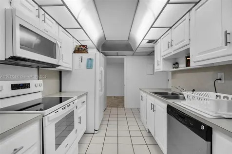 1121 Crandon Boulevard Key Biscayne FL 33149