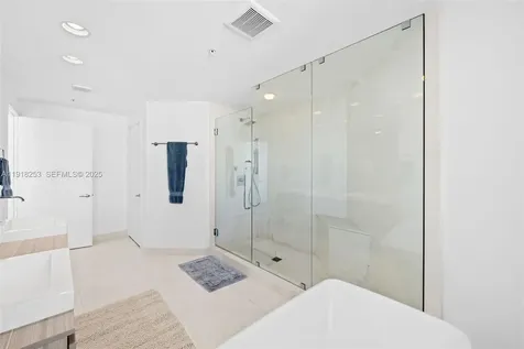 17111 Biscayne Boulevard North Miami Beach FL 33160