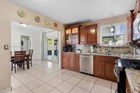 9411 SW 30th Terrace Miami FL 33165