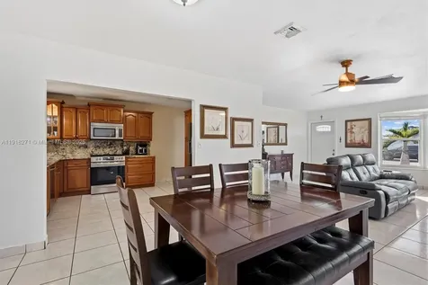 9411 SW 30th Terrace Miami FL 33165