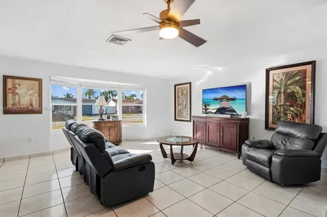 9411 SW 30th Terrace Miami FL 33165