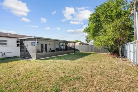 9411 SW 30th Terrace Miami FL 33165