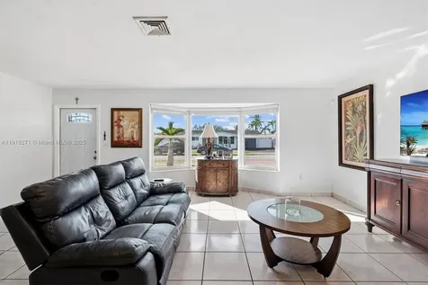 9411 SW 30th Terrace Miami FL 33165
