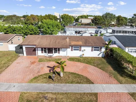9411 SW 30th Terrace Miami FL 33165