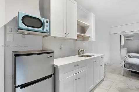 9411 SW 30th Terrace Miami FL 33165