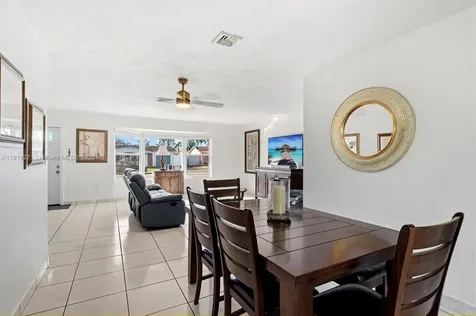 9411 SW 30th Terrace Miami FL 33165
