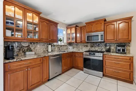 9411 SW 30th Terrace Miami FL 33165