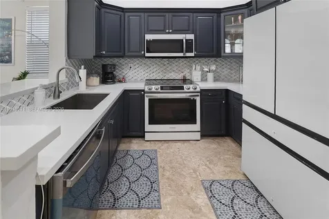 601 NE 11th Avenue Fort Lauderdale FL 33304