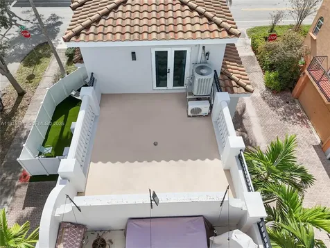 601 NE 11th Avenue Fort Lauderdale FL 33304