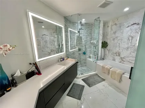 851 NE 1st Avenue Miami FL 33132