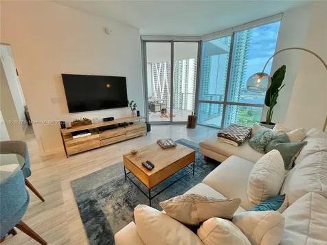 851 NE 1st Avenue Miami FL 33132