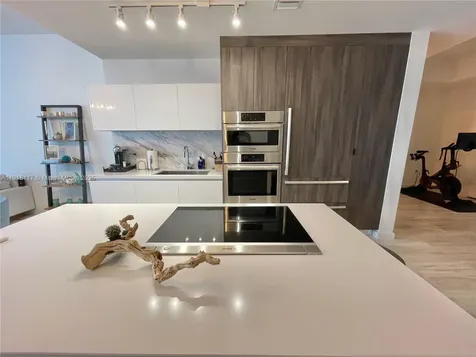 851 NE 1st Avenue Miami FL 33132
