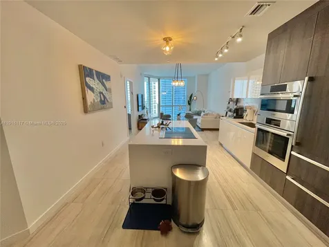 851 NE 1st Avenue Miami FL 33132