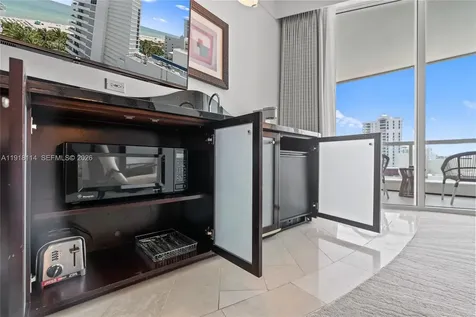 4391 Collins Avenue Miami Beach FL 33140