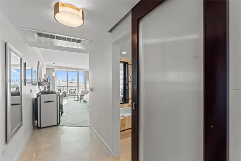 4391 Collins Avenue Miami Beach FL 33140
