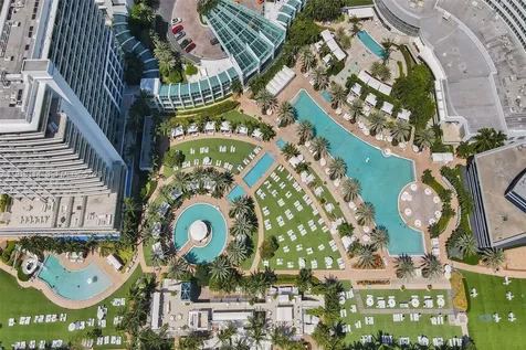 4391 Collins Avenue Miami Beach FL 33140