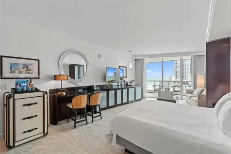 4391 Collins Avenue Miami Beach FL 33140