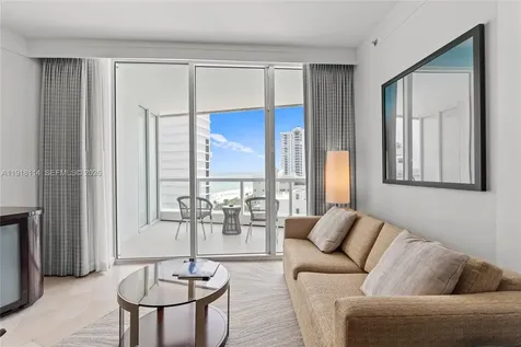 4391 Collins Avenue Miami Beach FL 33140