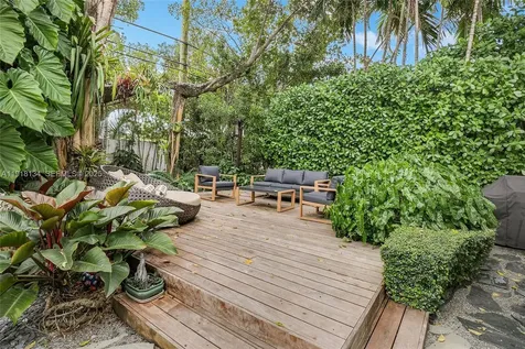 259 E Shore Drive Miami FL 33133