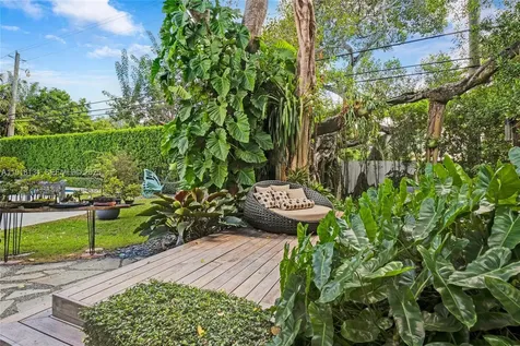 259 E Shore Drive Miami FL 33133