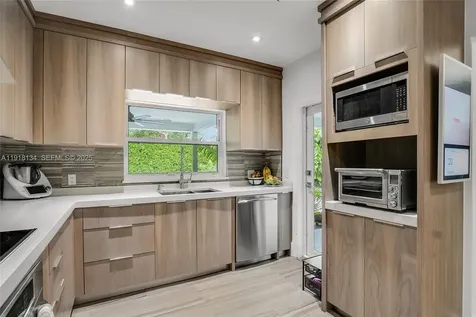 259 E Shore Drive Miami FL 33133