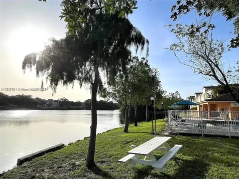 3690 N 56th Avenue Hollywood FL 33021