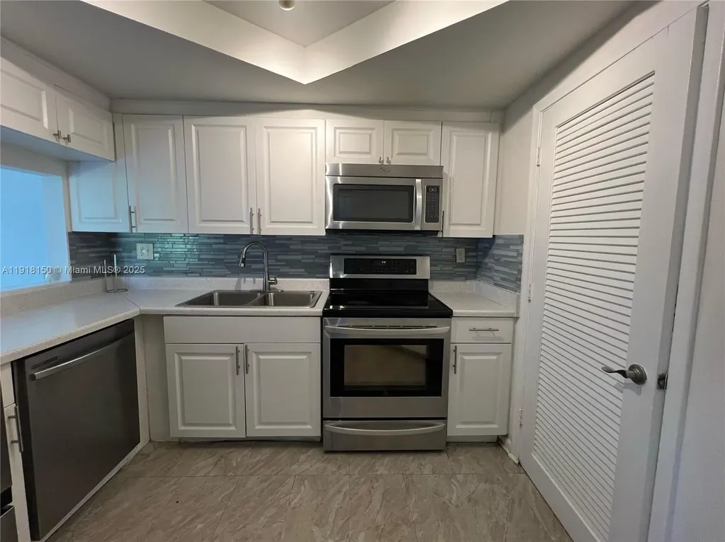 721 SE 1st Way Deerfield Beach FL 33441
