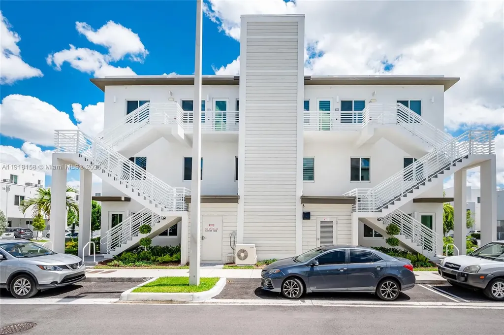 10290 NW 64th Terrace Doral FL 33178