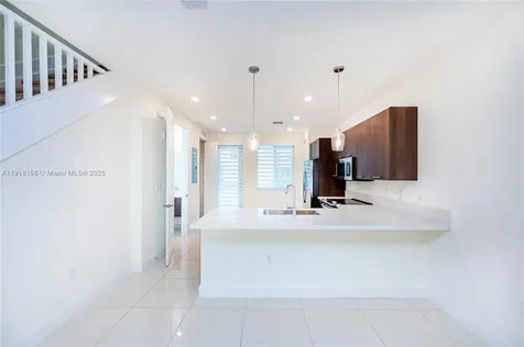 10290 NW 64th Terrace Doral FL 33178