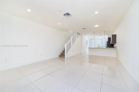 10290 NW 64th Terrace Doral FL 33178