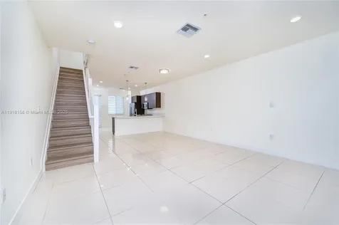 10290 NW 64th Terrace Doral FL 33178