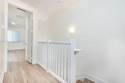 10290 NW 64th Terrace Doral FL 33178