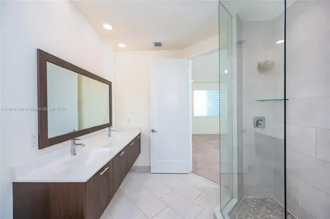 10290 NW 64th Terrace Doral FL 33178