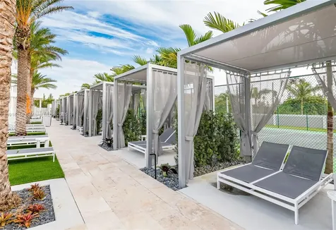 10290 NW 64th Terrace Doral FL 33178