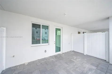 10290 NW 64th Terrace Doral FL 33178