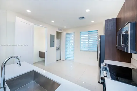 10290 NW 64th Terrace Doral FL 33178