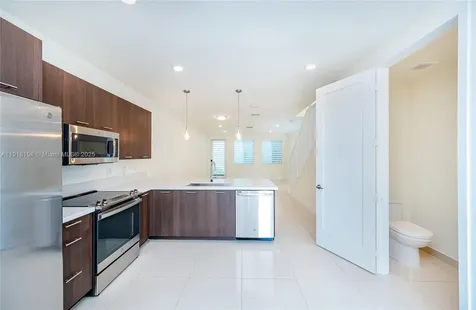 10290 NW 64th Terrace Doral FL 33178
